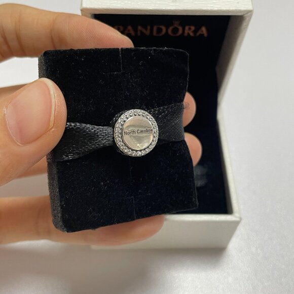 Pandora North Carolina Flag Exclusive Charm Bead - Picture 2 of 5